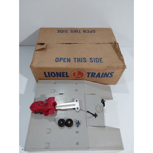 Lionel 460 O Gauge Model Railroad Postwar Piggyback Loader w/Box (Read) - Picture 1 of 8